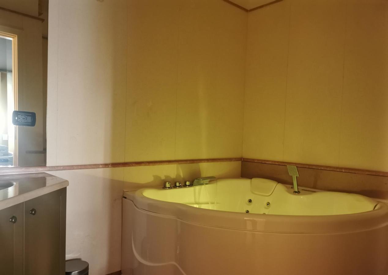 Dimora Dei Salentini Bed & Breakfast Лече Екстериор снимка
