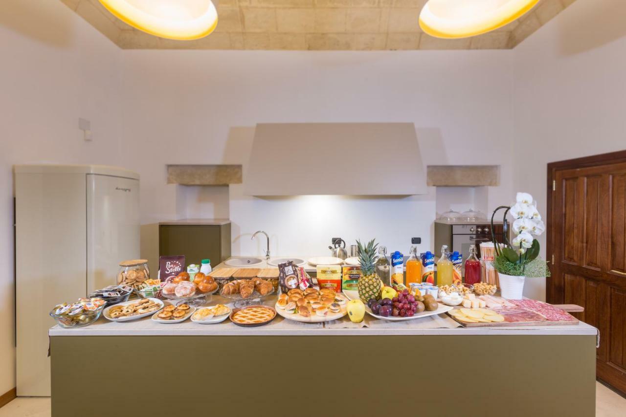 Dimora Dei Salentini Bed & Breakfast Лече Екстериор снимка